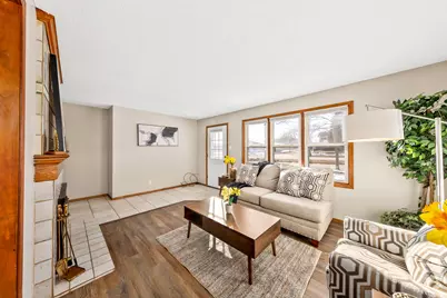 6136 W Oklahoma Ave, Milwaukee, WI 53219 - Photo 5