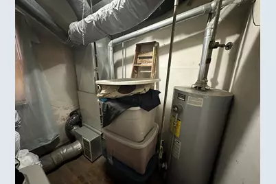 2435 S 12th St, Milwaukee, WI 53215 - Photo 27