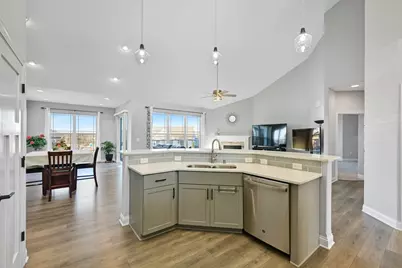 1525  Mohican Trl, Waukesha, WI 53189 - Photo 13