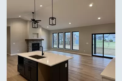 1341  Annapolis Dr, Holmen, WI 54636 - Photo 5