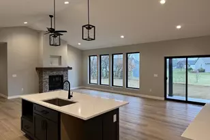 1341 Annapolis Dr, Holmen, WI 54636 - Photo 5