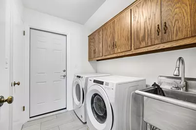 10121 N Lee Ct, Mequon, WI 53092 - Photo 19