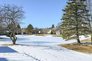 10121 N Lee Ct, Mequon, WI 53092 - Photo 3