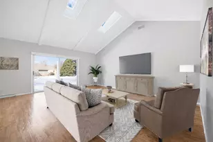 10121 N Lee Ct, Mequon, WI 53092 - Photo 9