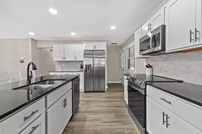 12940 W Wilbur Dr, New Berlin, WI 53151 - Photo 15