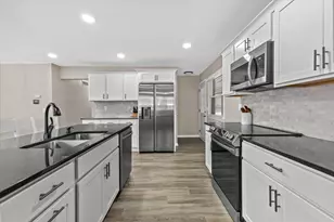 12940 W Wilbur Dr, New Berlin, WI 53151 - Photo 15