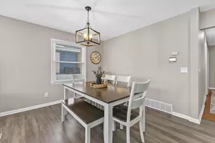 12940 W Wilbur Dr, New Berlin, WI 53151 - Photo 17