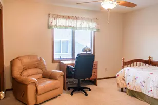 1648 Whitetail Run, Hartford, WI 53027 - Photo 9