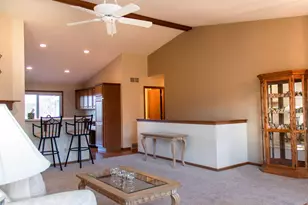 1648 Whitetail Run, Hartford, WI 53027 - Photo 7