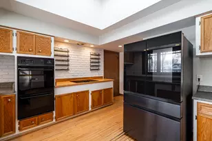 9251 N Tennyson Dr, Bayside, WI 53217 - Photo 17