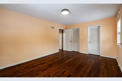 9251 N Tennyson Dr, Bayside, WI 53217 - Photo 29