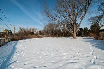 9251 N Tennyson Dr, Bayside, WI 53217 - Photo 39