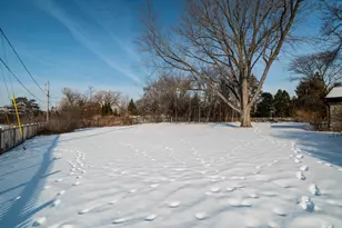 9251 N Tennyson Dr, Bayside, WI 53217 - Photo 39