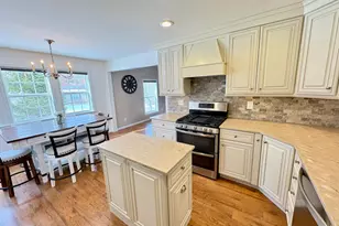 426 Sylvan Dr, Fontana, WI 53125 - Photo 7