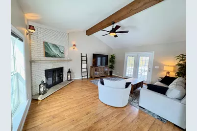 426  Sylvan Dr, Fontana, WI 53125 - Photo 9