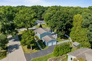 426 Sylvan Dr, Fontana, WI 53125 - Photo 31