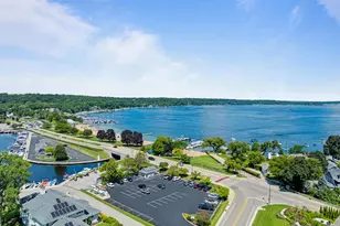 426 Sylvan Dr, Fontana, WI 53125 - Photo 33