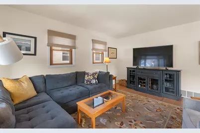 102 S Highland Ave, Thiensville, WI 53092 - Photo 3