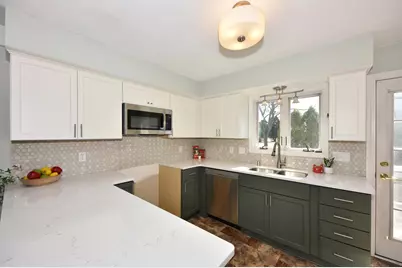 12553 N Woodberry Dr, Mequon, WI 53092 - Photo 15