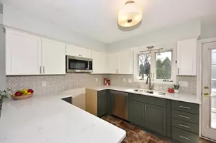 12553 N Woodberry Dr, Mequon, WI 53092 - Photo 15