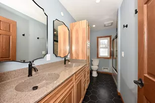 N84W18110 Menomonee Ave, Menomonee Falls, WI 53051 - Photo 15