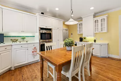 637 E Carlisle Ave, Whitefish Bay, WI 53217 - Photo 15