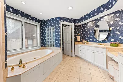 637 E Carlisle Ave, Whitefish Bay, WI 53217 - Photo 45