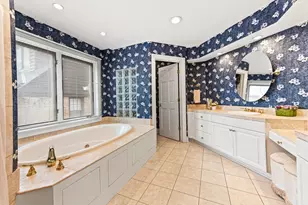 637 E Carlisle Ave, Whitefish Bay, WI 53217 - Photo 45