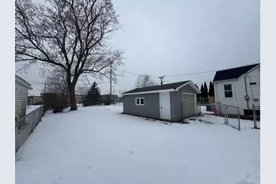 2048  Indiana St, Racine, WI 53405 - Photo 9