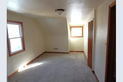 4040  Spring Ct, Sheboygan, WI 53083 - Photo 11