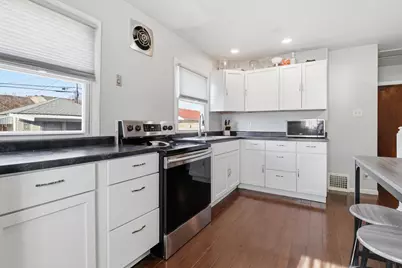 3613 S Taylor Ave, Milwaukee, WI 53207 - Photo 7