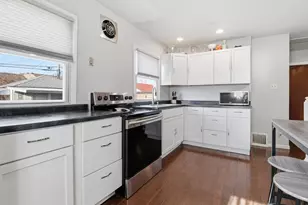 3613 S Taylor Ave, Milwaukee, WI 53207 - Photo 7