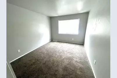 6077 W Calumet Rd, Milwaukee, WI 53223 - Photo 7