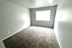 6077 W Calumet Rd, Milwaukee, WI 53223 - Photo 7