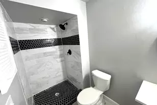 6077 W Calumet Rd, Milwaukee, WI 53223 - Photo 11