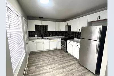 6077 W Calumet Rd, Milwaukee, WI 53223 - Photo 5