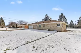 3020 W Edgerton Ave, Greenfield, WI 53221 - Photo 33