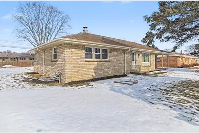 3020 W Edgerton Ave, Greenfield, WI 53221 - Photo 3