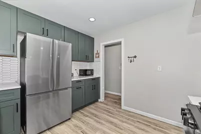 3020 W Edgerton Ave, Greenfield, WI 53221 - Photo 17