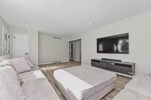 3020 W Edgerton Ave, Greenfield, WI 53221 - Photo 7