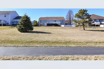 7836  Whitetail Dr, Racine, WI 53406 - Photo 35