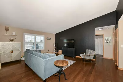 7836  Whitetail Dr, Racine, WI 53406 - Photo 5