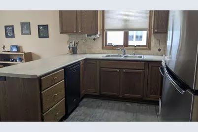 912  Northern Sands Pl, Onalaska, WI 54650 - Photo 5