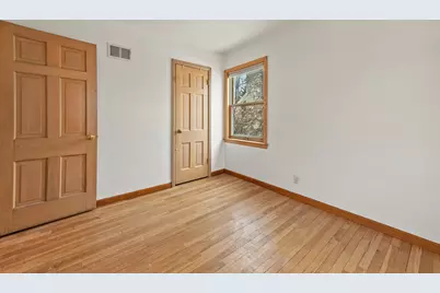 8338 N Whitney Rd, Fox Point, WI 53217 - Photo 9