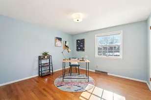 2430 W Applewood Ln, Glendale, WI 53209 - Photo 37