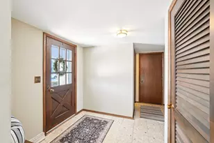 2430 W Applewood Ln, Glendale, WI 53209 - Photo 43