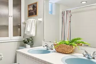 2430 W Applewood Ln, Glendale, WI 53209 - Photo 41