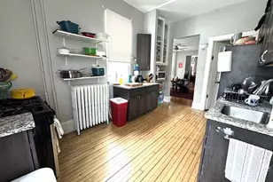 1672 N Astor St, Milwaukee, WI 53202 - Photo 13