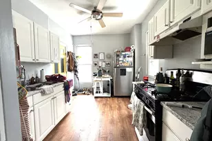 1672 N Astor St, Milwaukee, WI 53202 - Photo 7