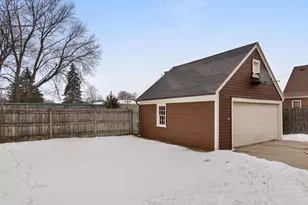 2812 School St, Two Rivers, WI 54241 - Photo 7